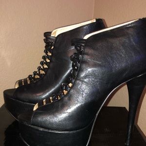 Luichiny Women’s Walk Bye Platform Bootie Sz. 9